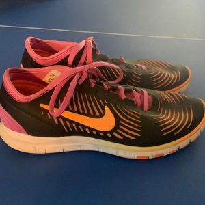 Nike track shoes or work out shoes like new condition